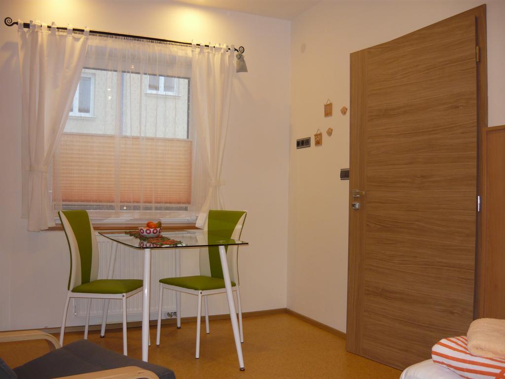 Apartments - Penzion Lena Hradec Králové Kültér fotó